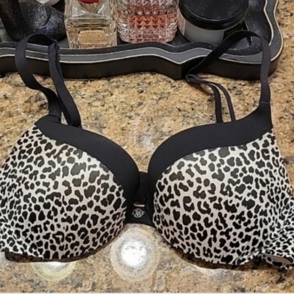 Victoria secret bra size 32 B